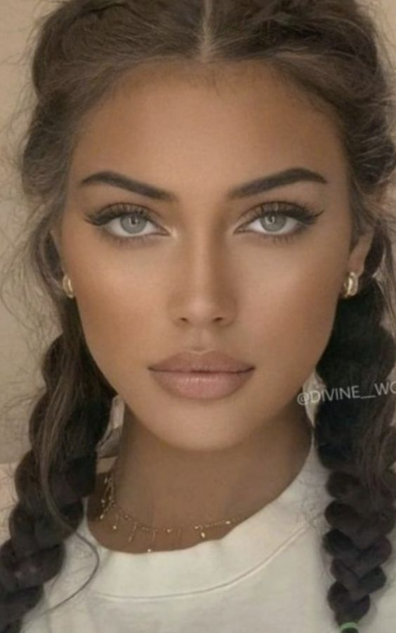 راهنمایی برای انتخاب رژلب مناسب با رنگ پوست