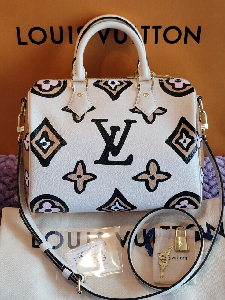  برند Louis Vuitton