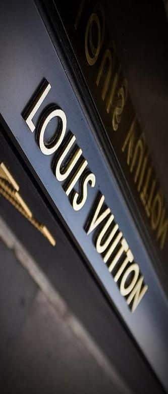  برند Louis Vuitton
